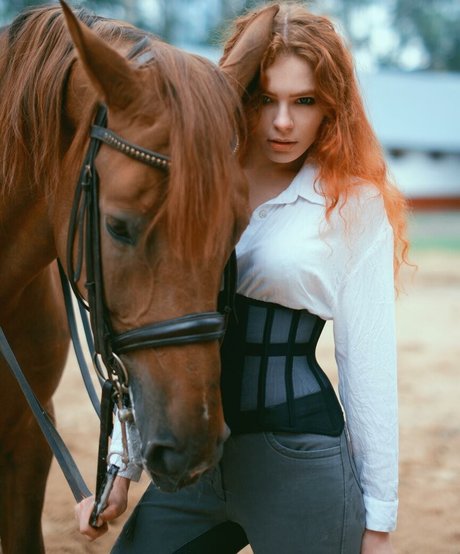 Kari Pitinova star free images