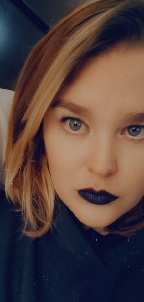 UrInterNetGF nudes star img