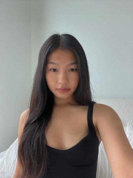 Amina Li free star picture