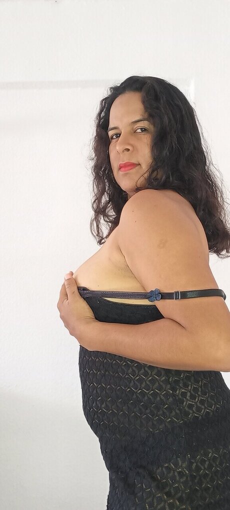 EmmaRoos26_ pornstar nude photo