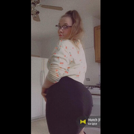 _Free Thick Girl Fantasies_ model high quality image