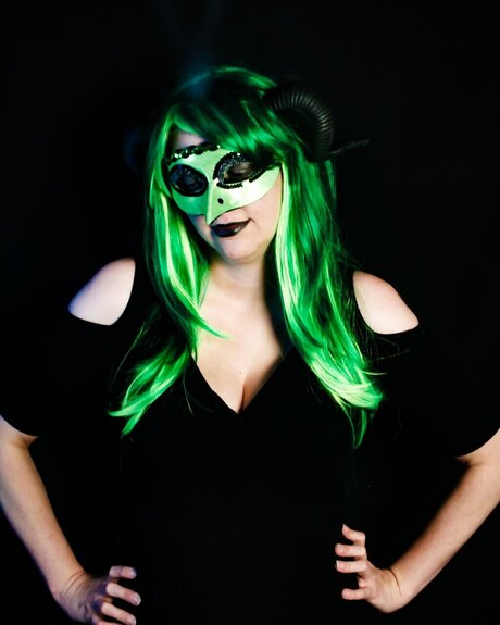 Miss Kitty and her Fox nudes model pics