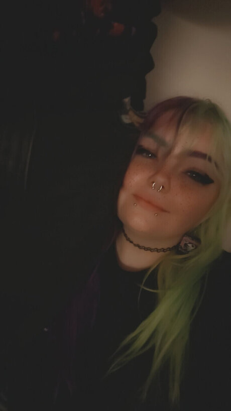 _Maeve Iris_ model nude photo