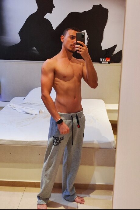 Ueverton xxx actress photo