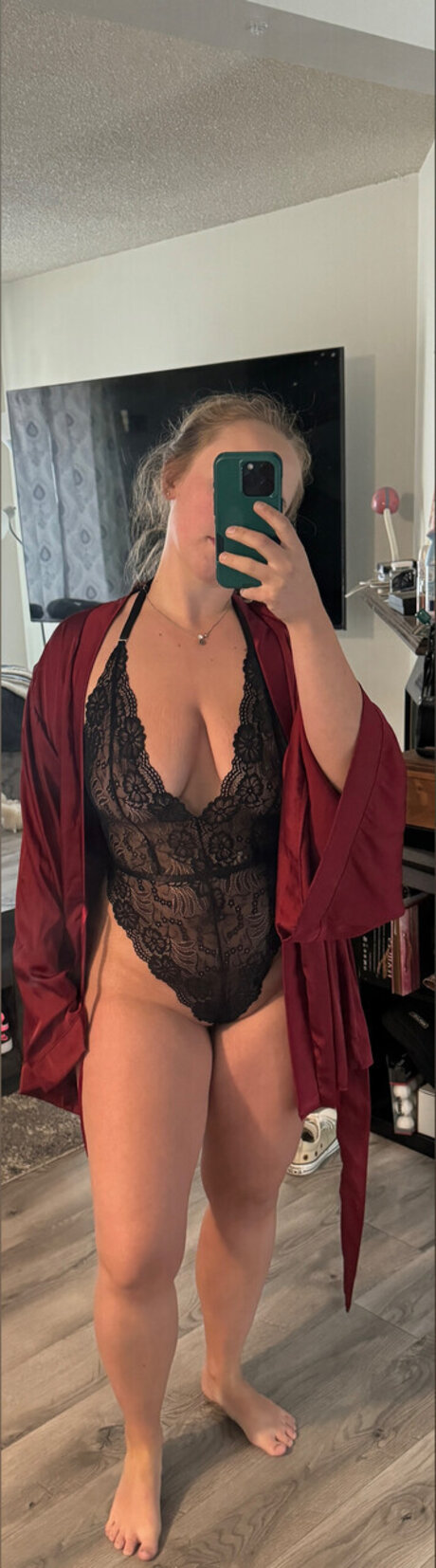 Curious Minx naked actress pic