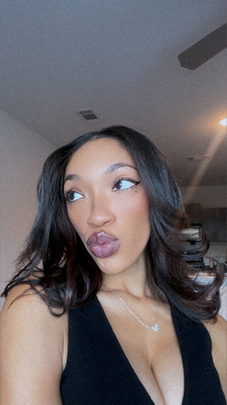 badgirl e_ model hd img