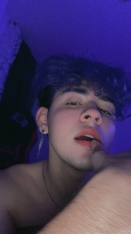 Andres Vasquez model art pic