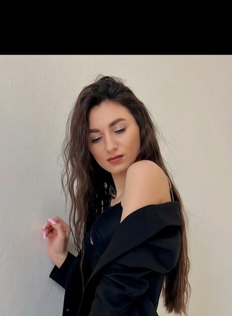 Emilia Evans model xxx picture