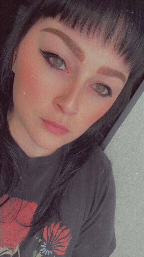 court perfect model photos