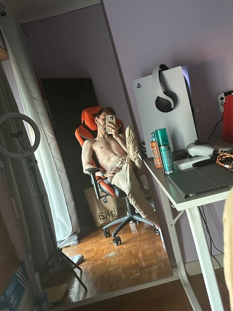 A Nunes_ model hot pictures