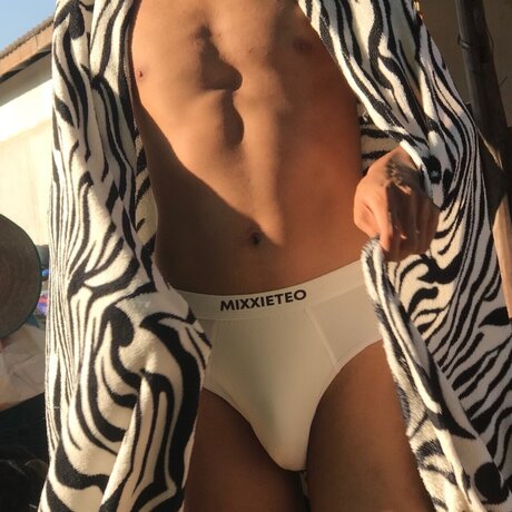 Mixadith 24 nude pornstar pictures