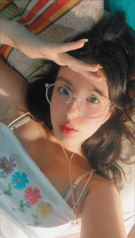 MOON_ naked pornstar picture