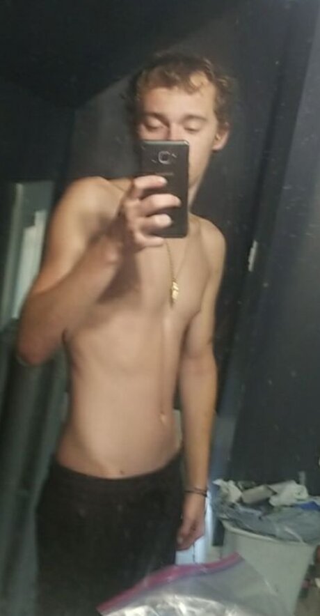 Alex7 24 actress pictures