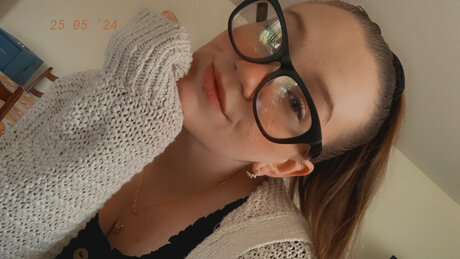 Marie Jayne420 pretty model image