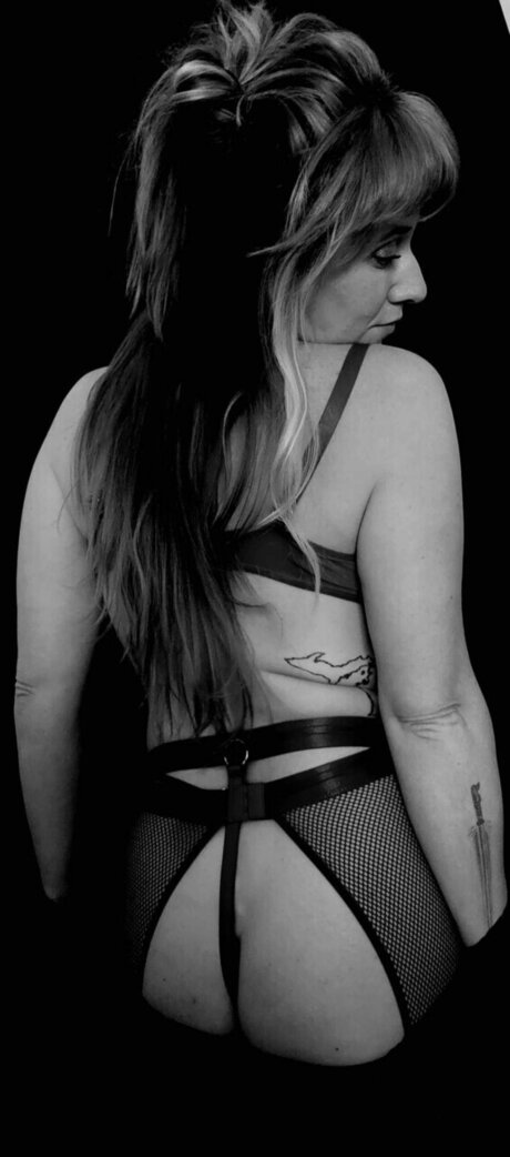 Red headed mama star xxx image