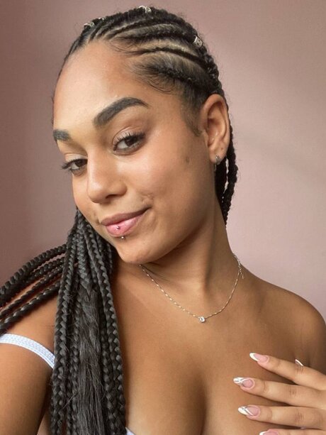 Luara Souza model beautiful img