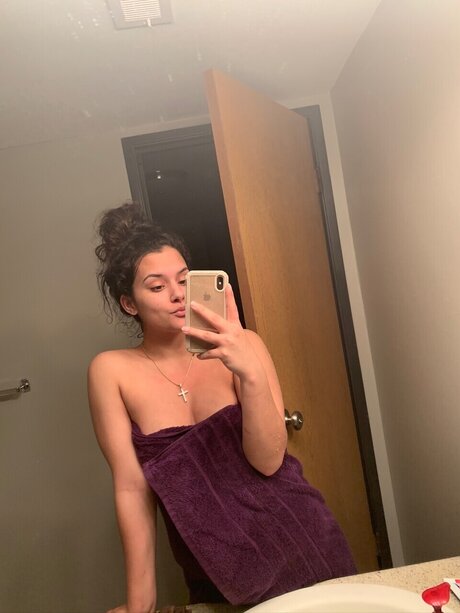 Peaches n Cream_ free pornstar image