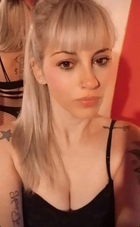 Sweety love naked model pic