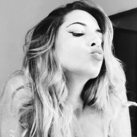 Luana Latina pretty pornstar img