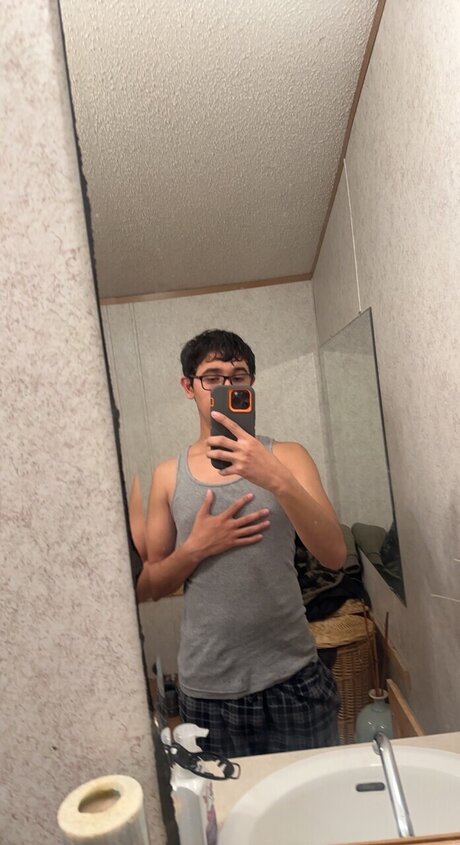 Adrian Rey perfect model img