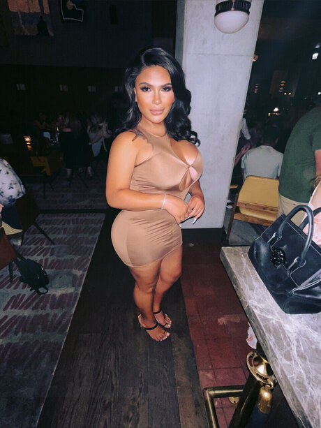 Syra Love free model gallery