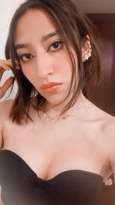 Olivia Acosta model hd pictures