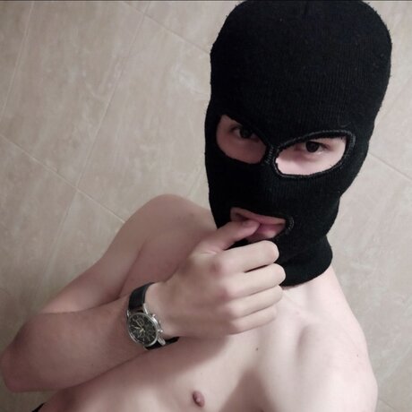 Hidden Max perfect actress picture