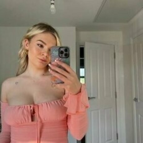 ece exclusive star photo