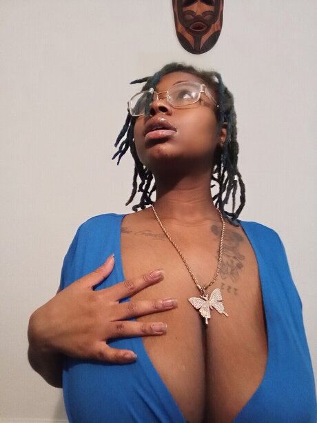 Queen Betty sexy star picture