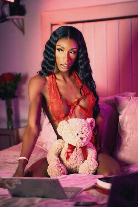 Nichol_ adult model pic