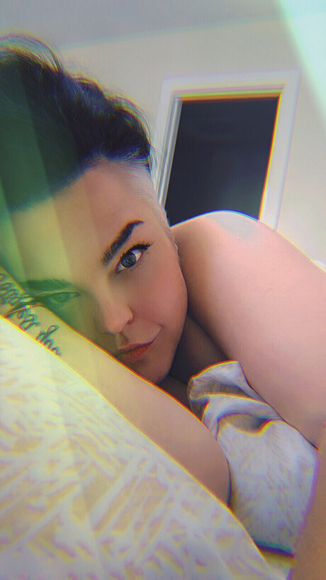 JSSKA model exclusive photos