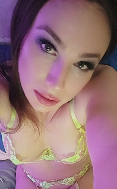 Bella Knight pornstar hd picture