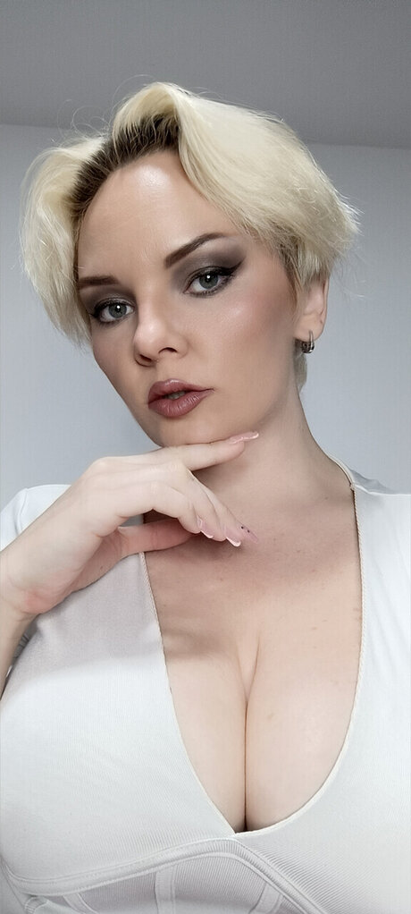 Just your sweet Candice star high quality pic