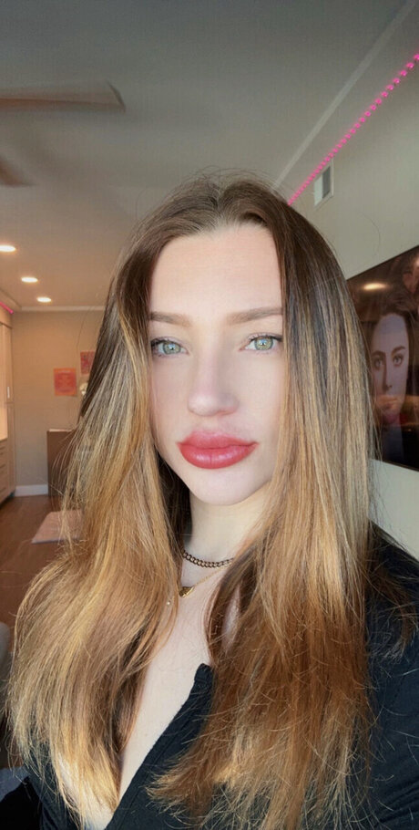 Hayler model exclusive images