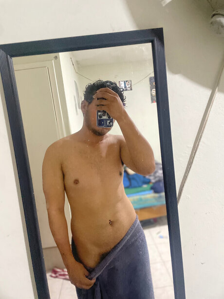 fox19UwU nudes model pic