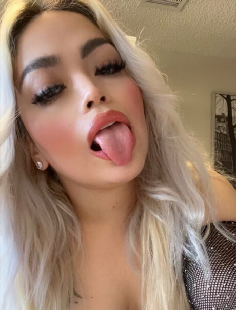 Yanii Sweet FREE PAGE nudes actress img