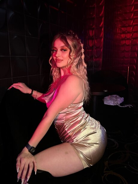 River_ xxx star picture