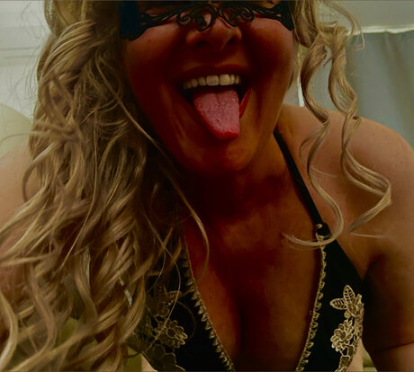 Heidi Horn naked pornstar archive