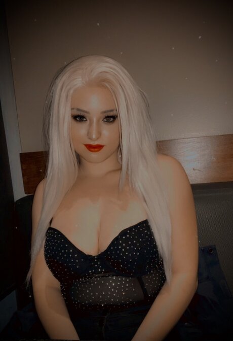 Tia Bunny high quality pornstar pictures