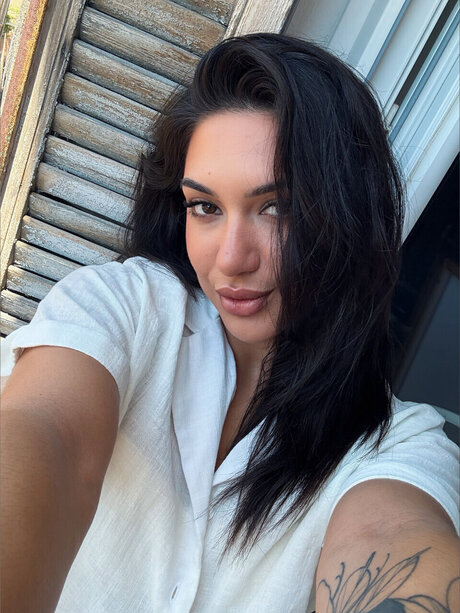 Your free Lena Coxx pornstar high quality pic