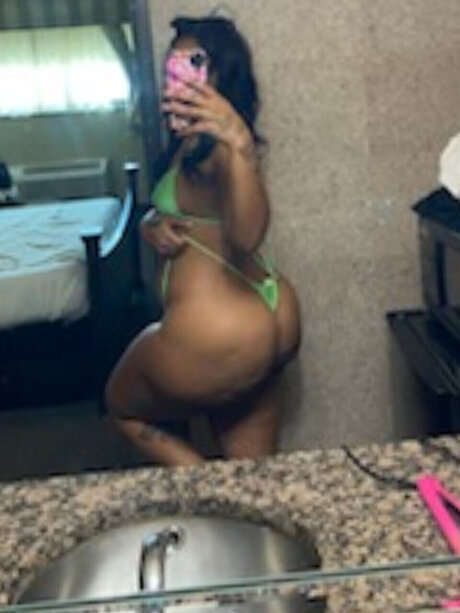 Columbia erotic star img