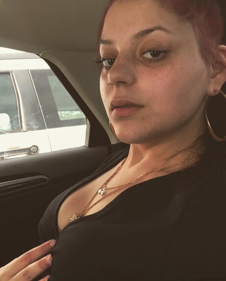 Erika Quinones model top img