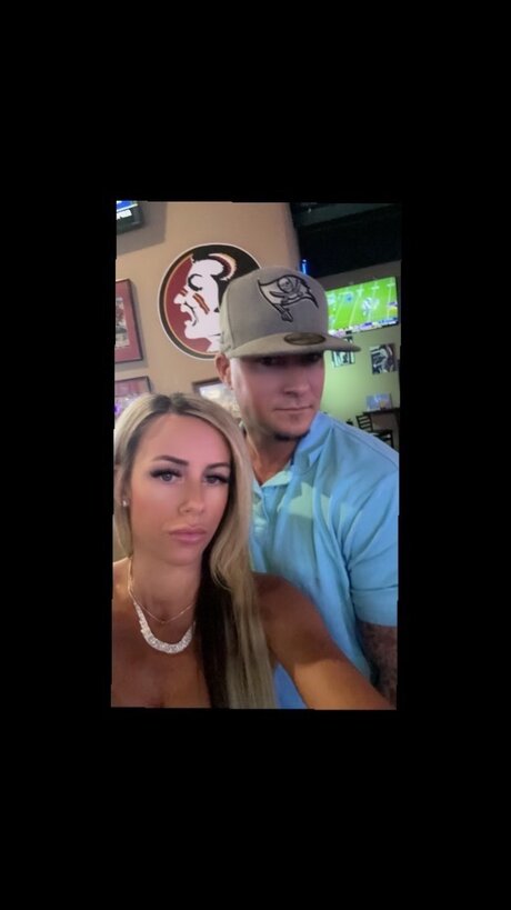 Christina Warren star nude picture