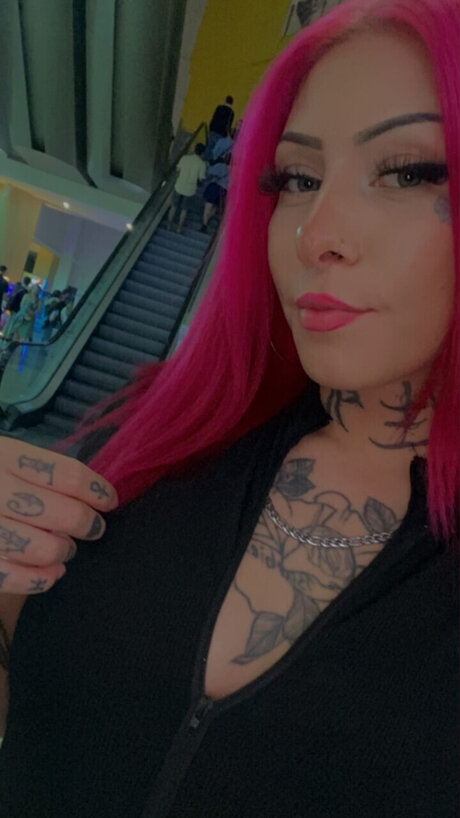 Queen Bee Bitxhes pornstar pretty pictures