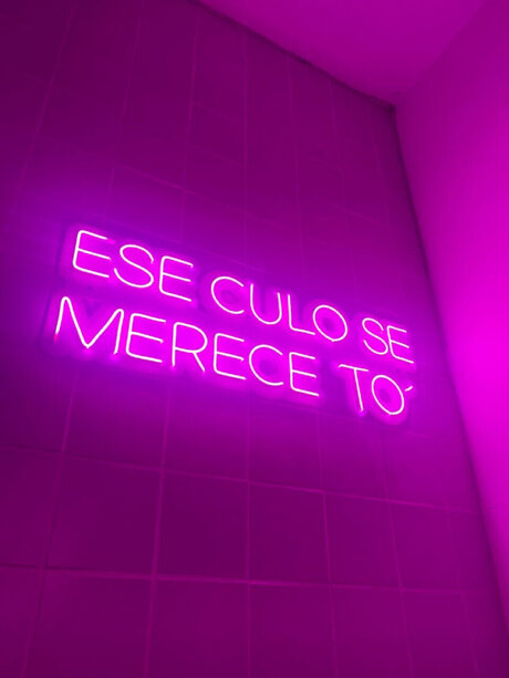 Queen Bee Bitxhes free model photo