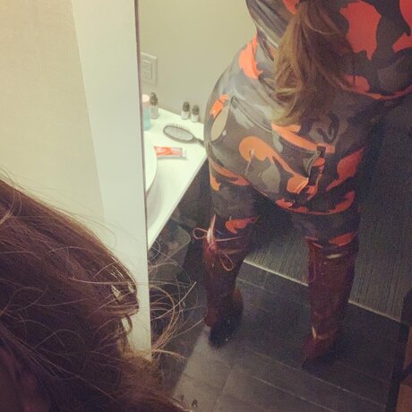 _WetAssBootayNYC AKA SluttyBehavior pornstar adult pics