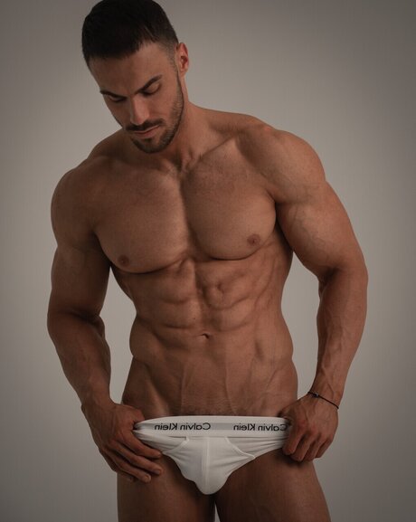 Leslie Bara model pretty pic