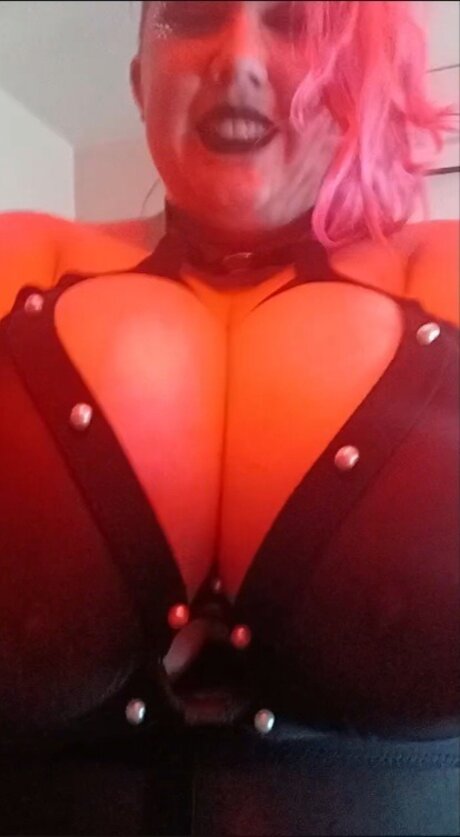 BatteriesAreIncluded perfect model pic