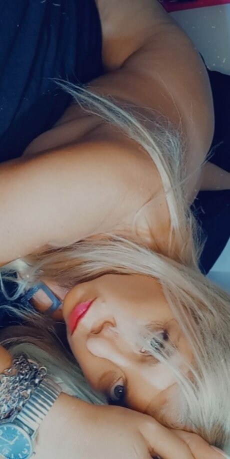 Blondasecret_ high quality model images