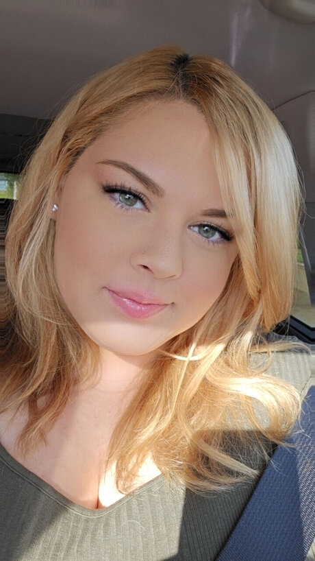 BhaddixChan nudes model photo